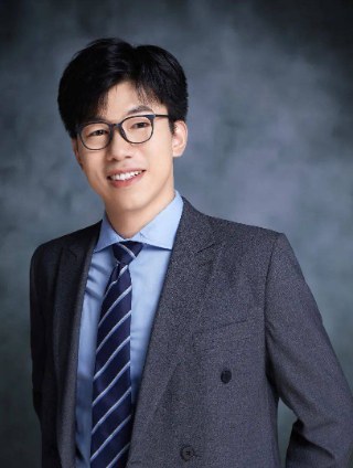 李琳 - 上海嗪茹网络科技有限公司李琳
